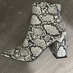 Princess Polly (Therapy) Booties